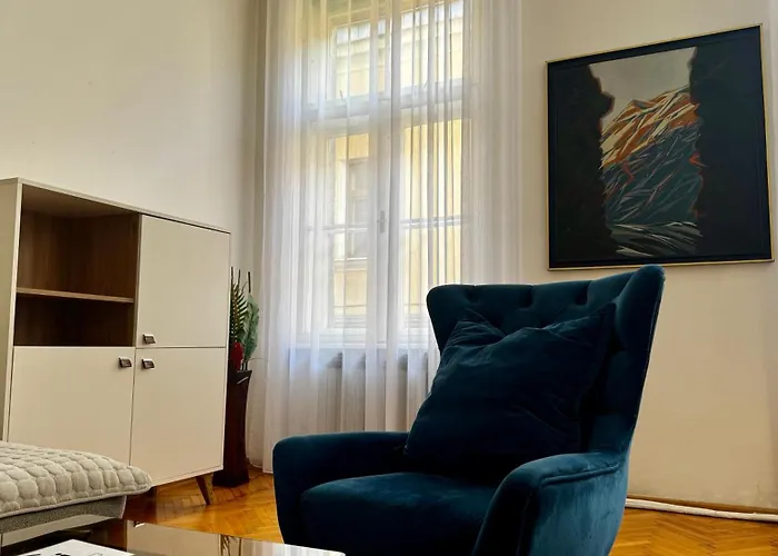 Spacious Apartment In The City Centre