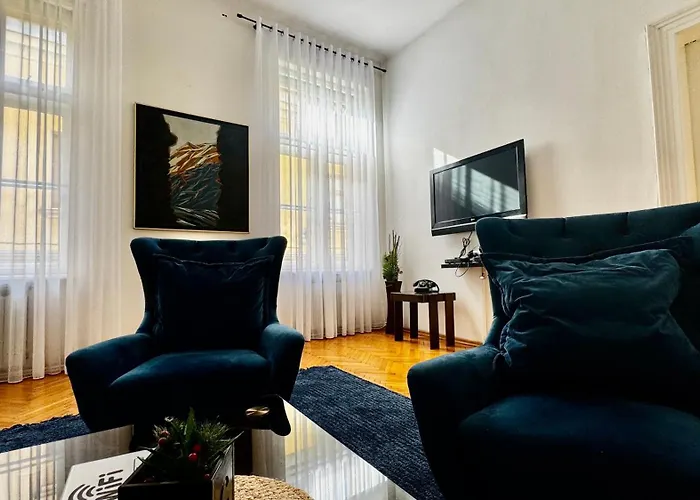 Spacious Apartment In The City Centre