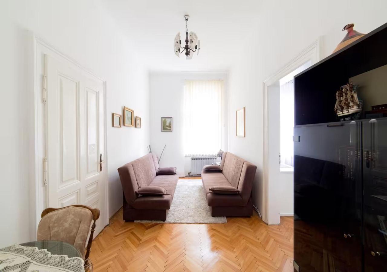 Lägenhet Spacious In The Centre Sarajevo